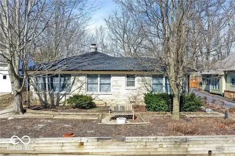 760 W Pine Street Zionsville IN 46077