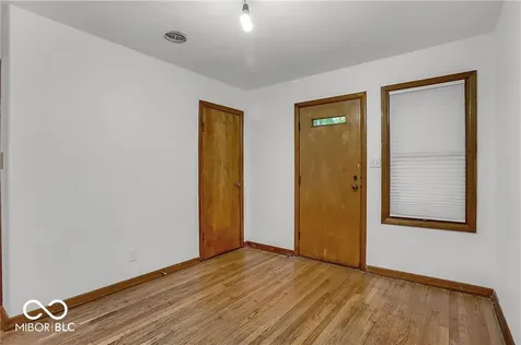 760 W Pine Street Zionsville IN 46077