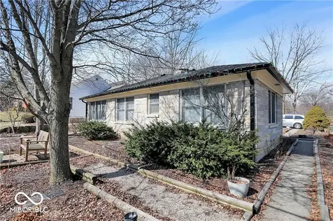 760 W Pine Street Zionsville IN 46077