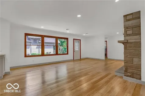 760 W Pine Street Zionsville IN 46077