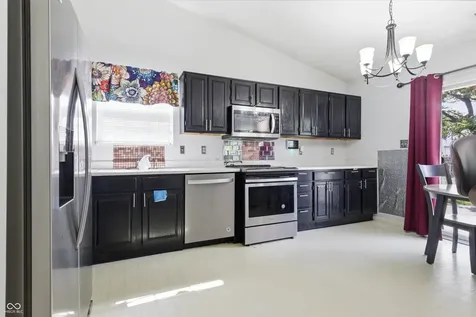 6646 Decatur Commons Indianapolis IN 46221
