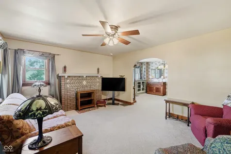 1189 S Morgantown Road Greenwood IN 46143