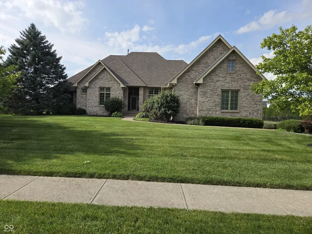 2434 Winfield Carmel IN 46032