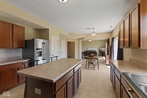 5973 Oakhaven Drive Greenwood IN 46142