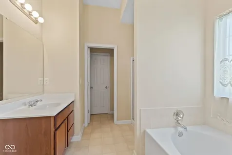 5973 Oakhaven Drive Greenwood IN 46142