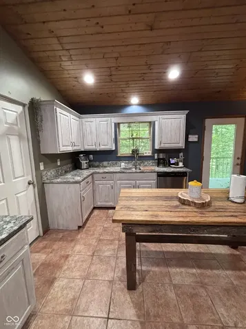 8255 Center Lake Road Nineveh IN 46164