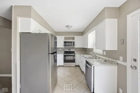 910 Heritage Lane Anderson IN 46013