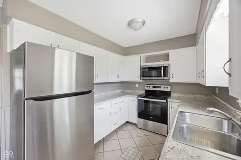 910 Heritage Lane Anderson IN 46013
