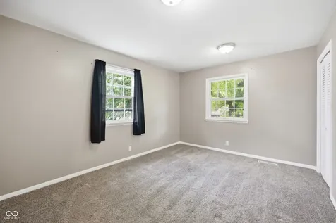 910 Heritage Lane Anderson IN 46013