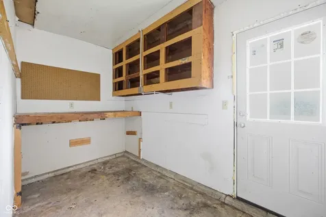 910 Heritage Lane Anderson IN 46013