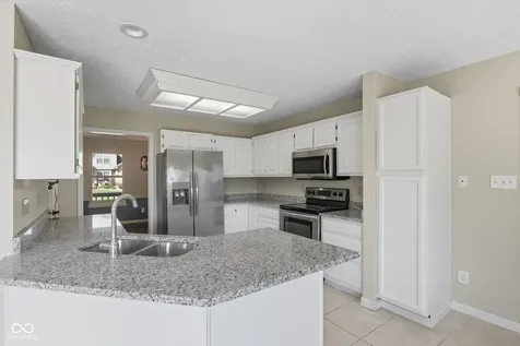 7975 Meadow Bend Circle Indianapolis IN 46259