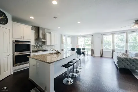 13111 Avon Cross Way Fishers IN 46037