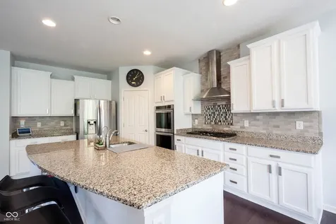 13111 Avon Cross Way Fishers IN 46037