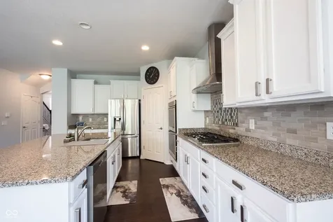 13111 Avon Cross Way Fishers IN 46037