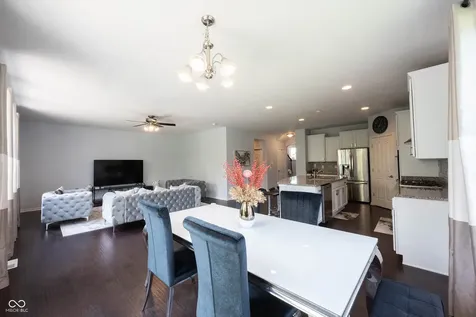 13111 Avon Cross Way Fishers IN 46037