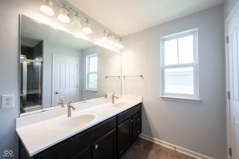 13111 Avon Cross Way Fishers IN 46037