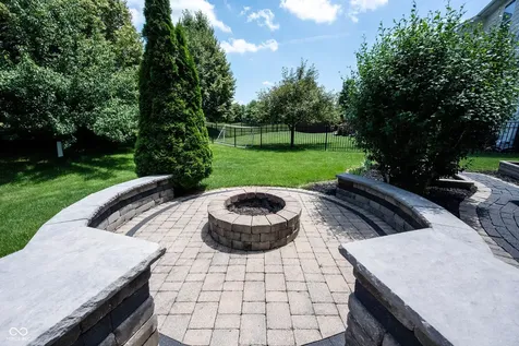 13111 Avon Cross Way Fishers IN 46037