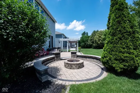 13111 Avon Cross Way Fishers IN 46037