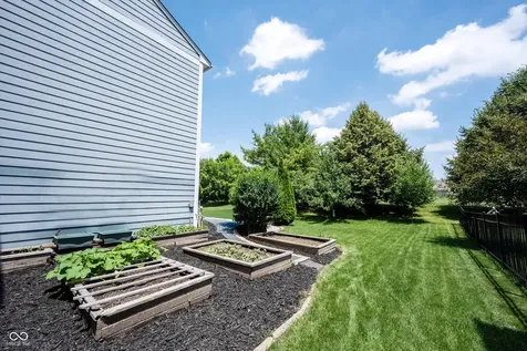 13111 Avon Cross Way Fishers IN 46037