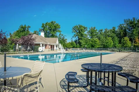 13111 Avon Cross Way Fishers IN 46037