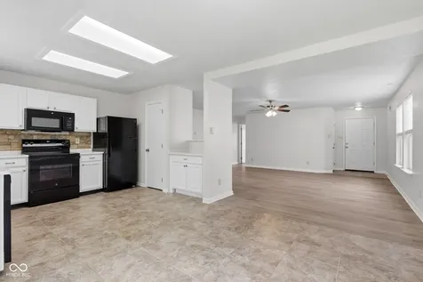 7502 Redcliff Road Indianapolis IN 46256