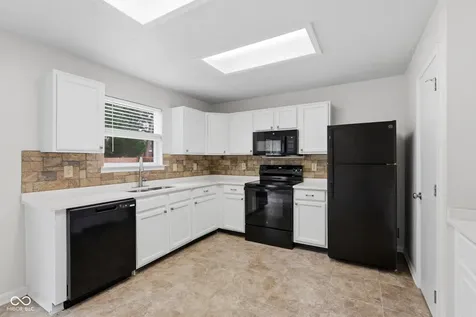 7502 Redcliff Road Indianapolis IN 46256