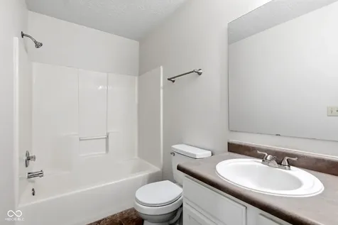 7502 Redcliff Road Indianapolis IN 46256