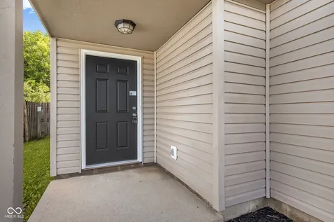 7502 Redcliff Road Indianapolis IN 46256