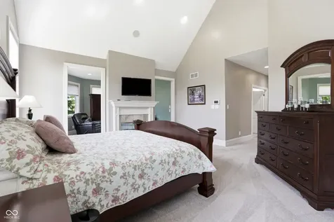 12093 Hawthorne Ridge Fishers IN 46037