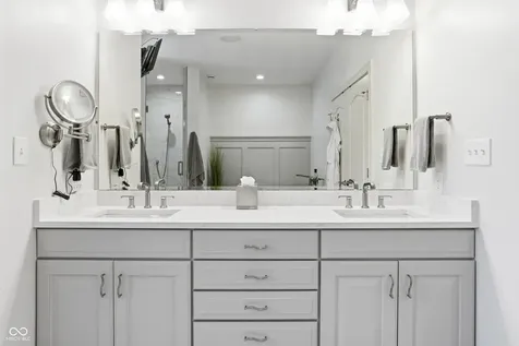 12093 Hawthorne Ridge Fishers IN 46037