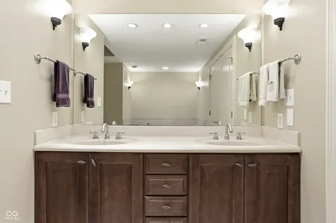 12093 Hawthorne Ridge Fishers IN 46037