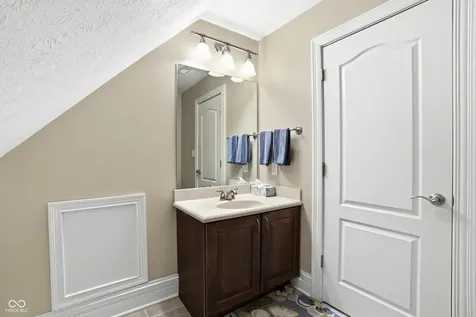 12093 Hawthorne Ridge Fishers IN 46037