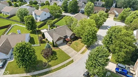 5826 Scotland Street Indianapolis IN 46234