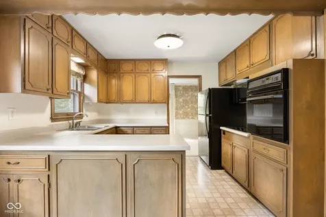 7323 N Grand Avenue Indianapolis IN 46250