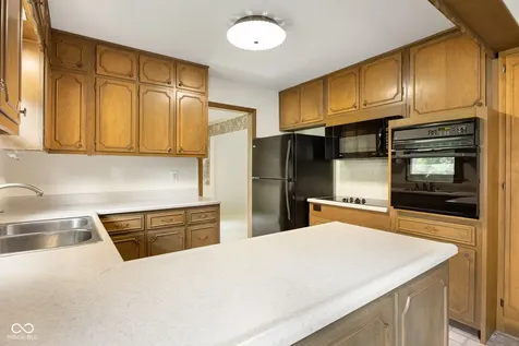 7323 N Grand Avenue Indianapolis IN 46250