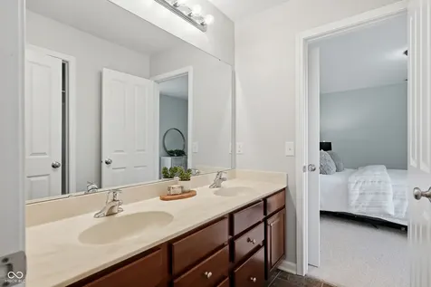11550 Buckskin Zionsville IN 46077