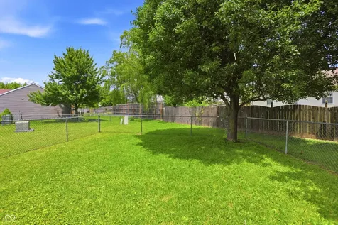 4027 Fairoaks Court Franklin IN 46131