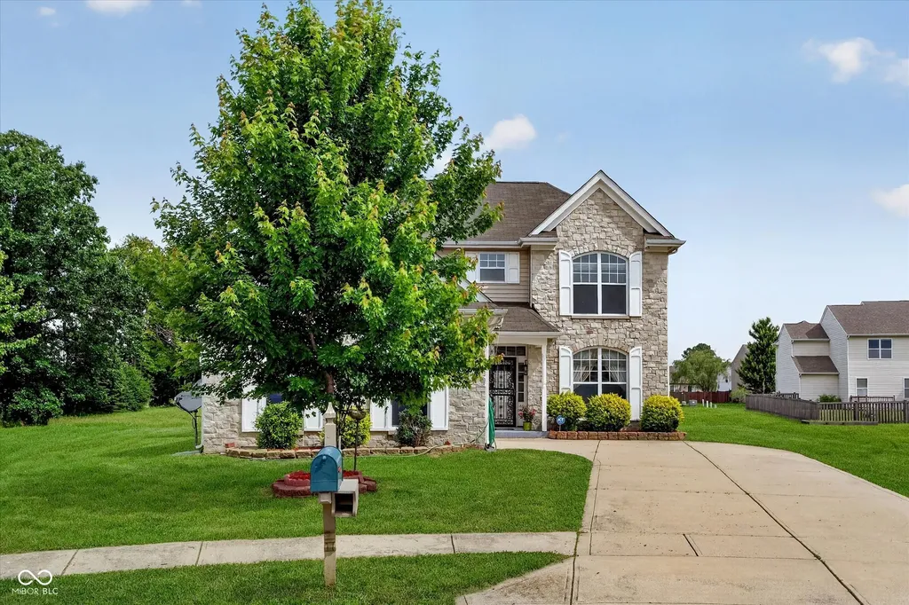 8274 Shute Circle Avon IN 46123
