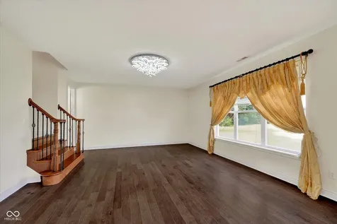 8274 Shute Circle Avon IN 46123