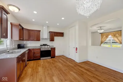 8274 Shute Circle Avon IN 46123
