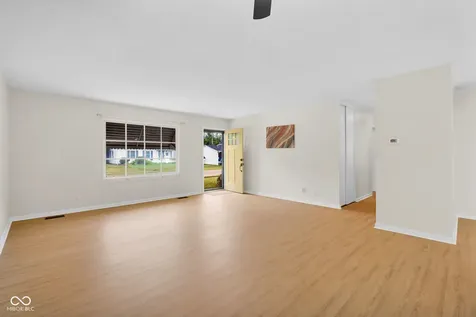 3025 Lucas Way Columbus IN 47203
