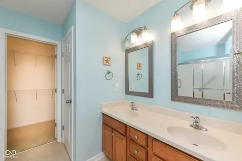 9908 Niagara Drive Fishers IN 46037