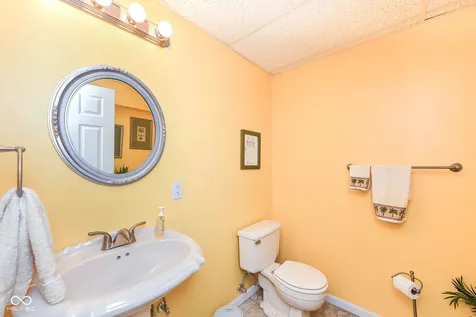 9908 Niagara Drive Fishers IN 46037