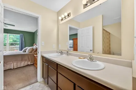 1137 N Aberdeen Drive Franklin IN 46131