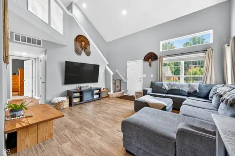 1137 N Aberdeen Drive Franklin IN 46131