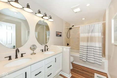 8172 River Bay Drive E Indianapolis IN 46240