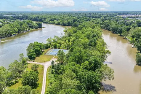 8172 River Bay Drive E Indianapolis IN 46240