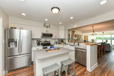 8172 River Bay Drive E Indianapolis IN 46240