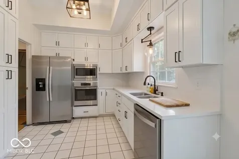 7126 Lakeside Woods Drive Indianapolis IN 46278