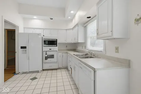 7126 Lakeside Woods Drive Indianapolis IN 46278
